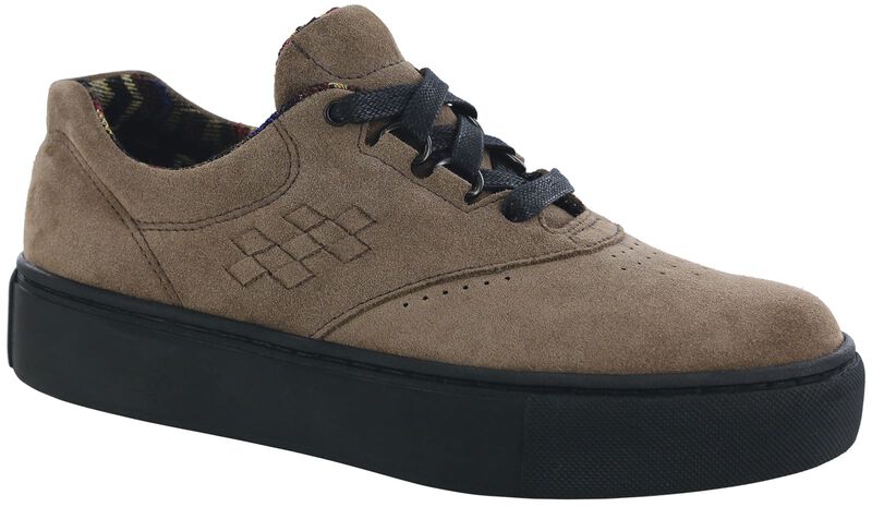 Free Rein Non Slip Lace Up