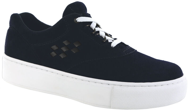 Free Rein Non Slip Lace Up