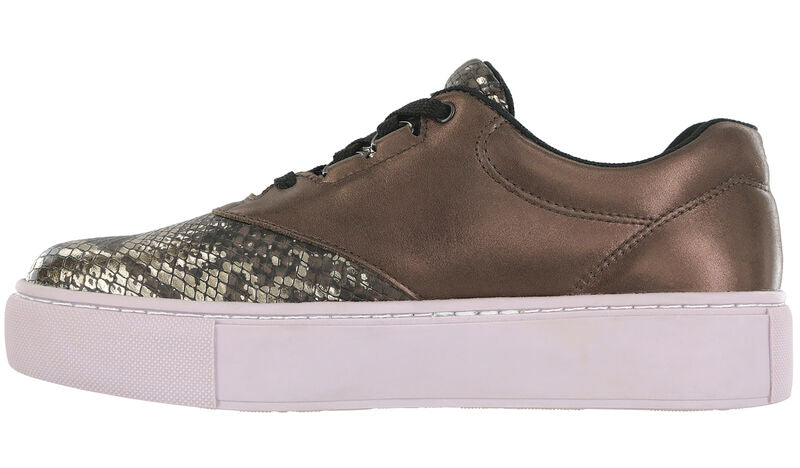 Free Rein LTD Non Slip Lace Up